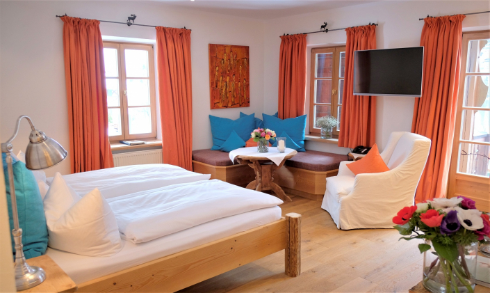 Lakeview-Room
